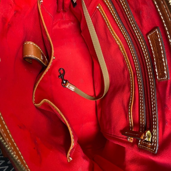 Dooney and Bourke Burgundy pebble grain satchel / purse - Picture 5 of 7